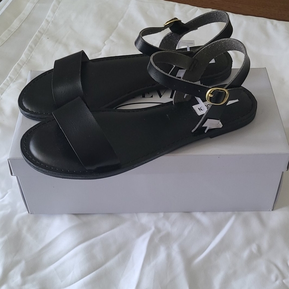 Steve Madden Shoes - Steve Madden sandal